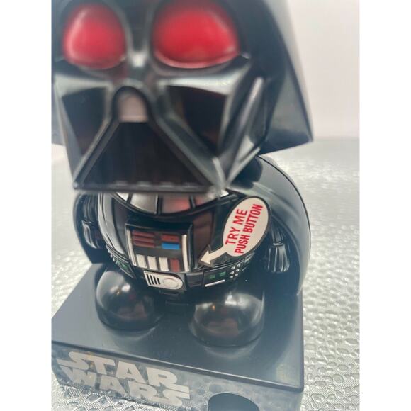Star Wars Darth Vader Candy Pieces Dispenser with Sound - Picture 6 of 8